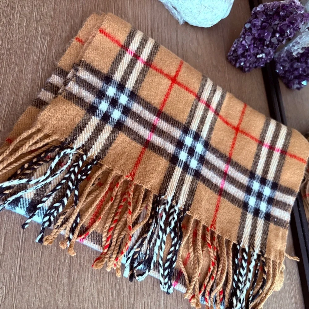 Burberry 100% Lambswool Scarf - Picture 2 of 6